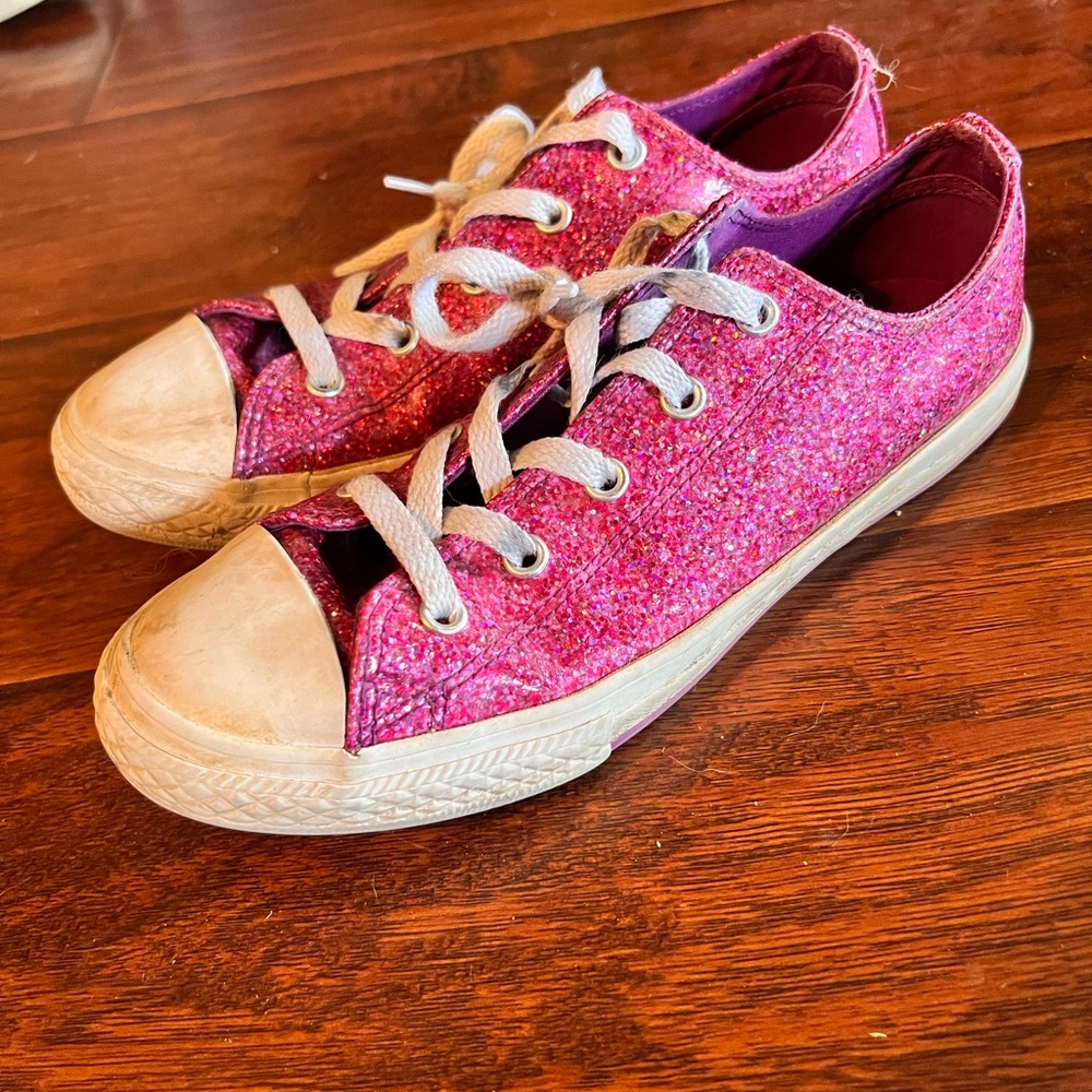 Girls pink glitter converse